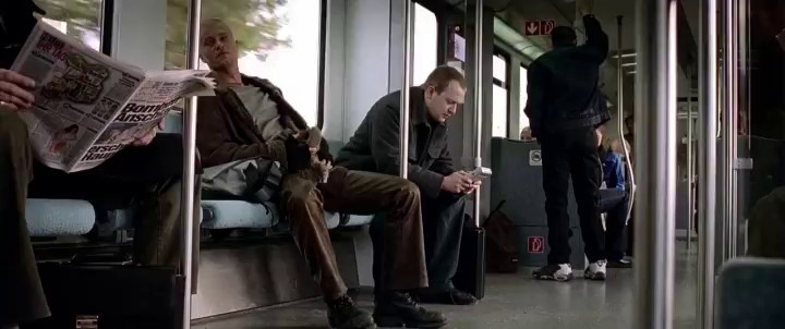 What to Do in Case of Fire (2001) WEBRip Hindi + de 480p x264 AVC AAC 2.0 ESub.mkv.0000